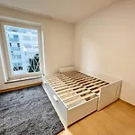 Zentral Gelegene Wohnung - 1 Min Von Der U-Bahn Entfernt