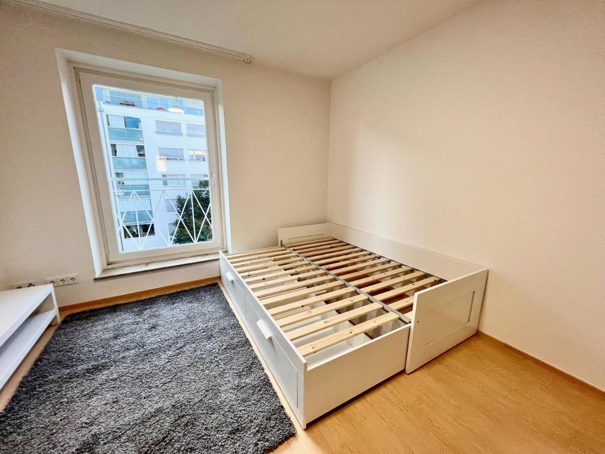Zentral Gelegene - 1 Min Von Der U-bahn Entfernt Apartment Munich